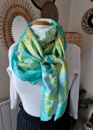 Torrente / Foulard carré vintage a motifs coloré vert 115 x115 cm, merk: Torrente, staat: Heel goed, € 6,00, € 7,00 inclusief Kopersbescherming Pro