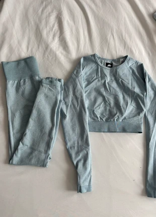 Ensemble Bleu ciel Pursue fitness, brand: PURSUE FITNESS, condizioni: Nuovo senza cartellino, taglia: S / IT 40 / EU 36, €15.00, €16.45 include la Protezione acquisti