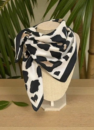 Foulard imprimé ultra doux, brand: Boutique indépendante, condition: Very good, €8.90, €10.05 includes Buyer Protection