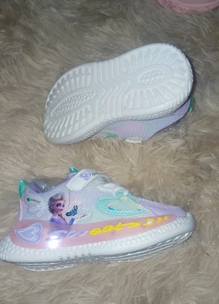 Basket led 25 neuf, marque: Lumineux, état: Neuf avec étiquette, taille: 25, 15,00 €, 16,45 € Protection acheteurs incluse