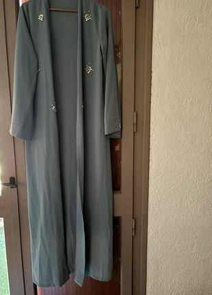 Superbe kimono orné de perles couleur taupe, vendu avec sa ceinture assorti, marque: Lumineux, état: Neuf sans étiquette, taille: M / 38 / 10, 35,99 €, 38,49 € Protection acheteurs incluse