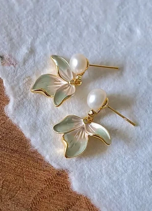 Pendientes de pétalos de color degradado, staat: Heel goed, € 3,50, € 4,38 inclusief Kopersbescherming