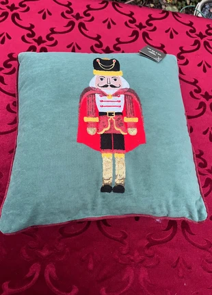 Coussin Casse-Noisette 40×40 cm – Neuf étiquette – Velours & sequins, brand: cosy, condition: Very good, size: 40 x 40 cm, €15.00, €16.45 includes Buyer Protection