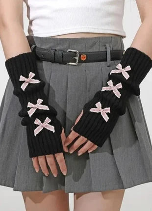 Manchettes mitaines noires kawaii | chauffe-bras tricot noir avec nœuds roses | style Y2K, brand: Tendance, condition: Very good, size: One size, €15.00, €16.45 includes Buyer Protection Pro