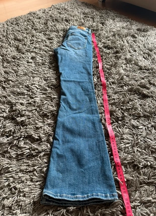 Schlagjeans lowrise flared Xs 34 emboidered denim ultraflare, marque: Vintage Dressing, état: Très bon état, taille: XS / 34 / 6, 14,00 €, 15,40 € Protection acheteurs incluse