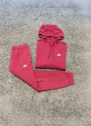 Ensemble Nike homme rouge – Taille S – Sweat à capuche, marque: Nike, état: Très bon état, taille: S, 49,00 €, 52,15 € Protection acheteurs incluse