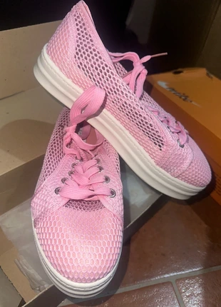 Scarpe di tela, brand: Martin Pescatore, condizioni: Nuovo senza cartellino, taglia: 39, €5.00, €5.95 include la Protezione acquisti