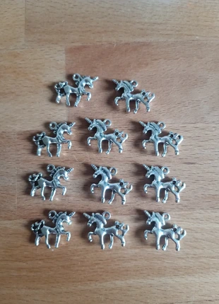 Conjunto 11 pendentes Unicórnios, estado: Novo sem etiquetas, €1.50, €2.28 inclui Proteção do Comprador