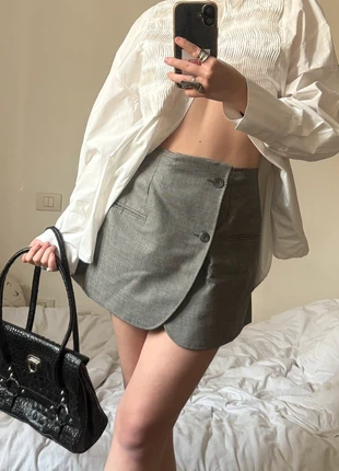 Grey Mini Skirt – Upcycled, marque: Vintage Dressing, état: Très bon état, taille: M / 38 / 10, 20,00 €, 21,70 € Protection acheteurs incluse