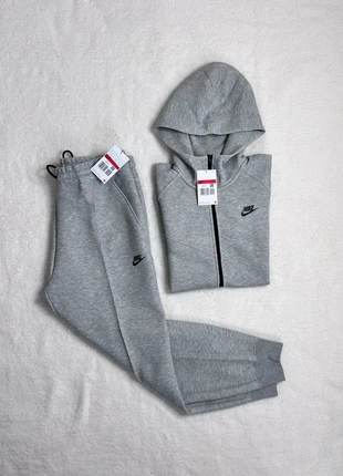 Ensemble Nike Tech Fleece Gris Taille L (Femme) Neuf avec Étiquette, marca: Nike, estado: Nuevo con etiquetas, tamaño: L / 40 / 12, 115,00 €, 121,45 € Protección al comprador incluida