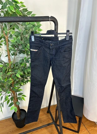 Jeans Diesel Rokket W27L34, marke: Diesel, zustand: Sehr gut, größe: XS / 34 / 6, 15,00 €, 16,45 € inklusive Vinted-Käuferschutz