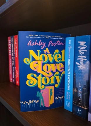 A Novel Love Story ~ Ashley Poston, estado: Muito bom, €7.00, €8.05 inclui Proteção do Comprador