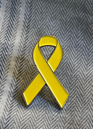 Pin Ruban Jaune, état: Très bon état, 2,00 €, 2,80 € Protection acheteurs incluse