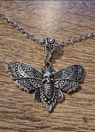Antique bronze death moth necklace, état: Neuf sans étiquette, 3,00 €, 3,85 € Protection acheteurs incluse