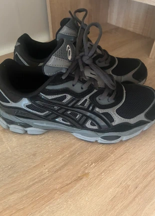 Asics Gel-NYC, marque: Asics, état: Très bon état, taille: 42, 55,00 €, 58,45 € Protection acheteurs incluse