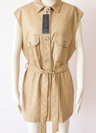 Yesta Special Collection camel faux-leather gilet – maat 46, merk: Yesta, staat: Nieuw met prijskaartje, maat: XXXL / 46 / 18, € 35,00, € 37,45 inclusief Kopersbescherming
