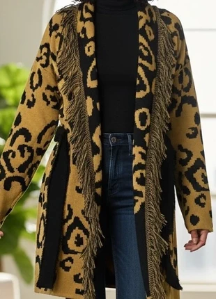 Cardigan caldo in Maglia Leopardato con Frange e Cintura, marca: Made In Italy, estado: Muito bom, tamanho: S / 36 / 8, €7.90, €9.00 inclui Proteção do Comprador