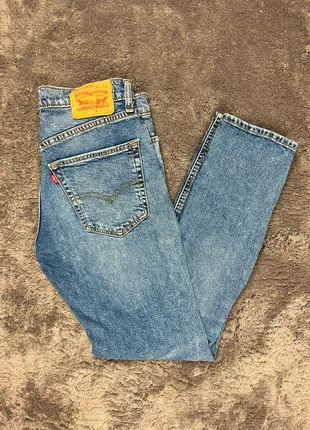 Jean levi’s 541 couleur bleu taille : 30x32, marque: Levi's, état: Très bon état, taille: W30 | FR 40, 20,00 €, 21,70 € Protection acheteurs incluse