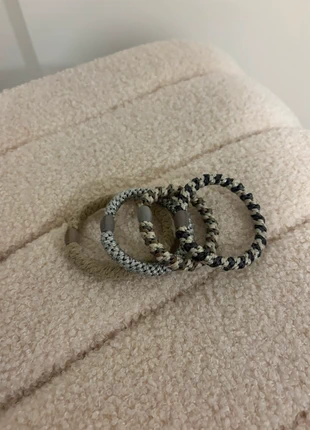 4 knekkies, merk: Kknekki, staat: Nieuw zonder prijskaartje, € 12,00, € 13,30 inclusief Kopersbescherming