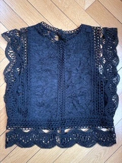 Black Lace Top, marque: Feminine, état: Neuf sans étiquette, taille: S / 36 / 8, 15,00 €, 16,45 € Protection acheteurs incluse