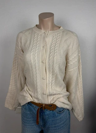 Vintage cream cable knit cardigan with covered buttons and textured pattern – women’s size M, marque: Vintage Dressing, état: Très bon état, taille: M / 38 / 10, 19,90 €, 21,60 € Protection acheteurs incluse