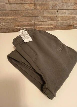 Jogger felpati pantaloni termici, marque: Kiabi, état: Neuf avec étiquette, taille: 9 ans / 134 cm, 10,00 €, 11,20 € Protection acheteurs incluse