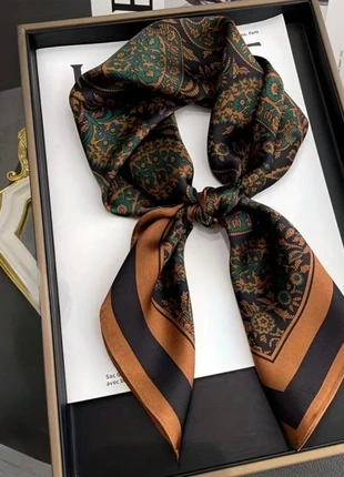 Foulard, marca: Carré, estado: Novo sem etiquetas, €10.00, €11.20 inclui Proteção do Comprador