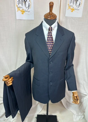 Completo Corsini blu navy gessato taglia 52, brand: Vintage Dressing, condizioni: Ottime, taglia: 52, €60.00, €63.70 include la Protezione acquisti Pro
