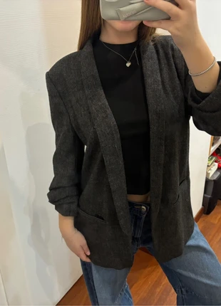 Blazer grigio scuro stile sartoriale – Versatile ed elegante, marque: Zara, état: Très bon état, taille: M / 38 / 10, 15,00 €, 16,45 € Protection acheteurs incluse