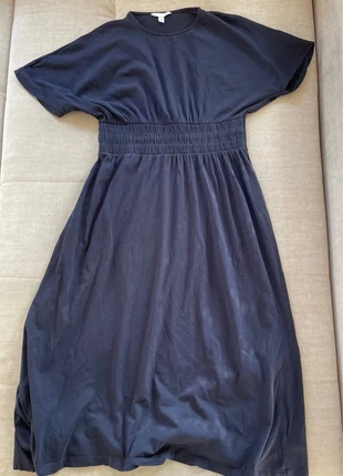 💙 Dunkelblaues H&M Kleid – Größe L – Traumhaft & Figurschmeichelnd 💙, marque: H&M, état: Très bon état, taille: L / 40 / 12, 5,00 €, 5,95 € Protection acheteurs incluse