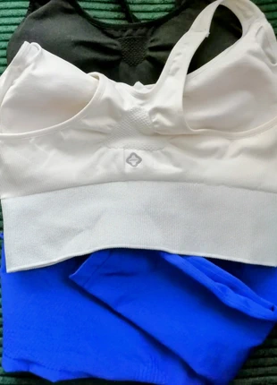 Ensemble brassières legging, brand: Kimjaly, condizioni: Nuovo senza cartellino, taglia: 80B | IT 3B, €15.00, €16.45 include la Protezione acquisti