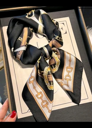 Accessoires foulard satiné 🎁, estado: Novo sem etiquetas, €4.50, €5.43 inclui Proteção do Comprador Pro