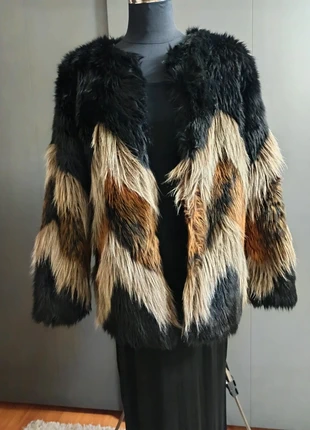 Casaco peludo Stradivarius estilo glam rock S, merk: Stradivarius, staat: Heel goed, maat: S / 36 / 8, € 15,00, € 16,45 inclusief Kopersbescherming