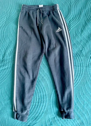 Jogging Adidas classique - Noir, merk: adidas, staat: Goed, maat: M, € 18,00, € 19,60 inclusief Kopersbescherming