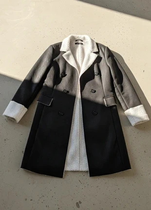 Manteau mi-long noir – chic, doux, contrasté, élégant, marque: Maison Althéara, état: Très bon état, taille: M / 38 / 10, 89,90 €, 95,10 € Protection acheteurs (Pro) incluse