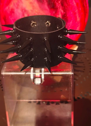 Bracelet sorcière très longue pointe 03 lignes, marque: Punk, état: Neuf sans étiquette, 7,50 €, 8,58 € Protection acheteurs incluse