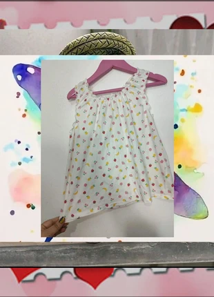 Linda blusa frutas 🩷, marque: Boutique Parisienne, état: Très bon état, taille: 5 ans / 110 cm, 2,00 €, 2,80 € Protection acheteurs incluse