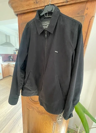 💙 Blouson Levi’s – Taille M – Noir – Très bon état 💙, marque: Levi's, état: Très bon état, taille: M, 40,00 €, 42,70 € Protection acheteurs incluse