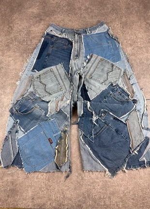 Jeans Baggy Patchwork Reworked Multi Zip Cross Detail Opium Grunge Avant Garde #BLPU194, marque: JNCO, état: Neuf sans étiquette, taille: W32 | FR 42, 85,00 €, 89,95 € Protection acheteurs (Pro) incluse