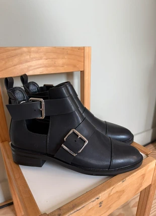 Bottines noires à découpes & doubles boucles – Even&Odd – T39, jamais portées, marque: Even&Odd, état: Neuf avec étiquette, taille: 39, 10,00 €, 11,20 € Protection acheteurs incluse