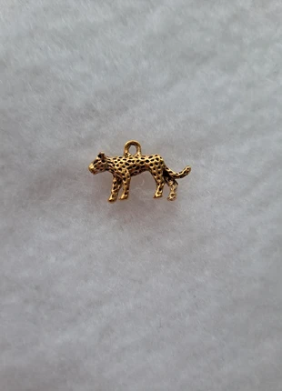 Gouden panter bedel*, merk: Trendy, staat: Nieuw zonder prijskaartje, € 1,99, € 2,79 inclusief Kopersbescherming