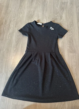 Robe fête, staat: Nieuw zonder prijskaartje, maat: 12 jaar / 152 cm, € 3,00, € 3,85 inclusief Kopersbescherming