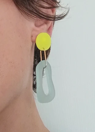 Boucles d'oreilles en acrylique créatrice Sors de ta bulbe, marque: sors de ta bulbe, état: Neuf sans étiquette, 14,00 €, 15,40 € Protection acheteurs incluse