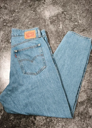 Jean levis taille haute high waisted mom bleu taille 41 fr/ 31 us, marque: Levi's, état: Très bon état, taille: L / 40 / 12, 45,00 €, 47,95 € Protection acheteurs (Pro) incluse