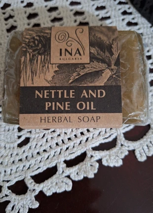 Sapone per la pulizia del viso dell'Inassentials. Offerta fuori tutto, brand: Ina Essentials, condizioni: Nuovo con cartellino, €2.50, €3.33 include la Protezione acquisti