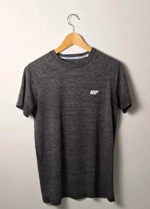 Tee shirt Myprotein couleur gris
taille S, brand: MyProtein, condizioni: Ottime, taglia: S, €12.00, €13.30 include la Protezione acquisti Pro