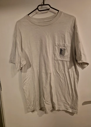 Attack on titan shirt size L, merk: Attack On Titan, staat: Heel goed, maat: L, € 5,00, € 5,95 inclusief Kopersbescherming