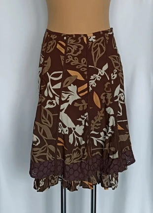 Jupe marron fleurie en coton avec détails en dentelle sur le bas Xanaka Taille 38 - J18, marque: Xanaka, état: Très bon état, taille: M / 38 / 10, 4,00 €, 4,90 € Protection acheteurs (Pro) incluse