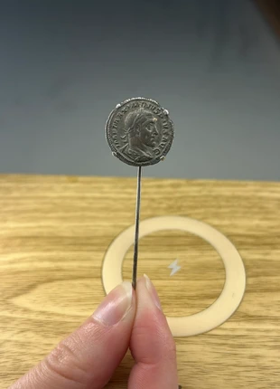 R148 Épingle cravate monnaie romaine, état: Très bon état, 110,00 €, 116,20 € Protection acheteurs (Pro) incluse