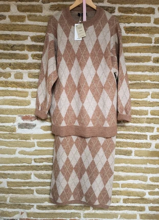 Ensemble maille jupe crayon et pullover L MANGO, marque: Mango, état: Très bon état, taille: L / 40 / 12, 40,00 €, 42,70 € Protection acheteurs incluse